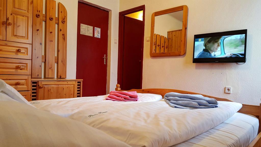 Platan Panzio Hotel Dobogoko Buitenkant foto